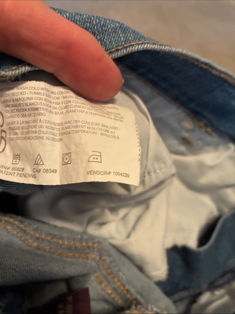 Gloria Vanderbilt Mid Blue Relaxed ladies Jeans - Picture 4 of 4